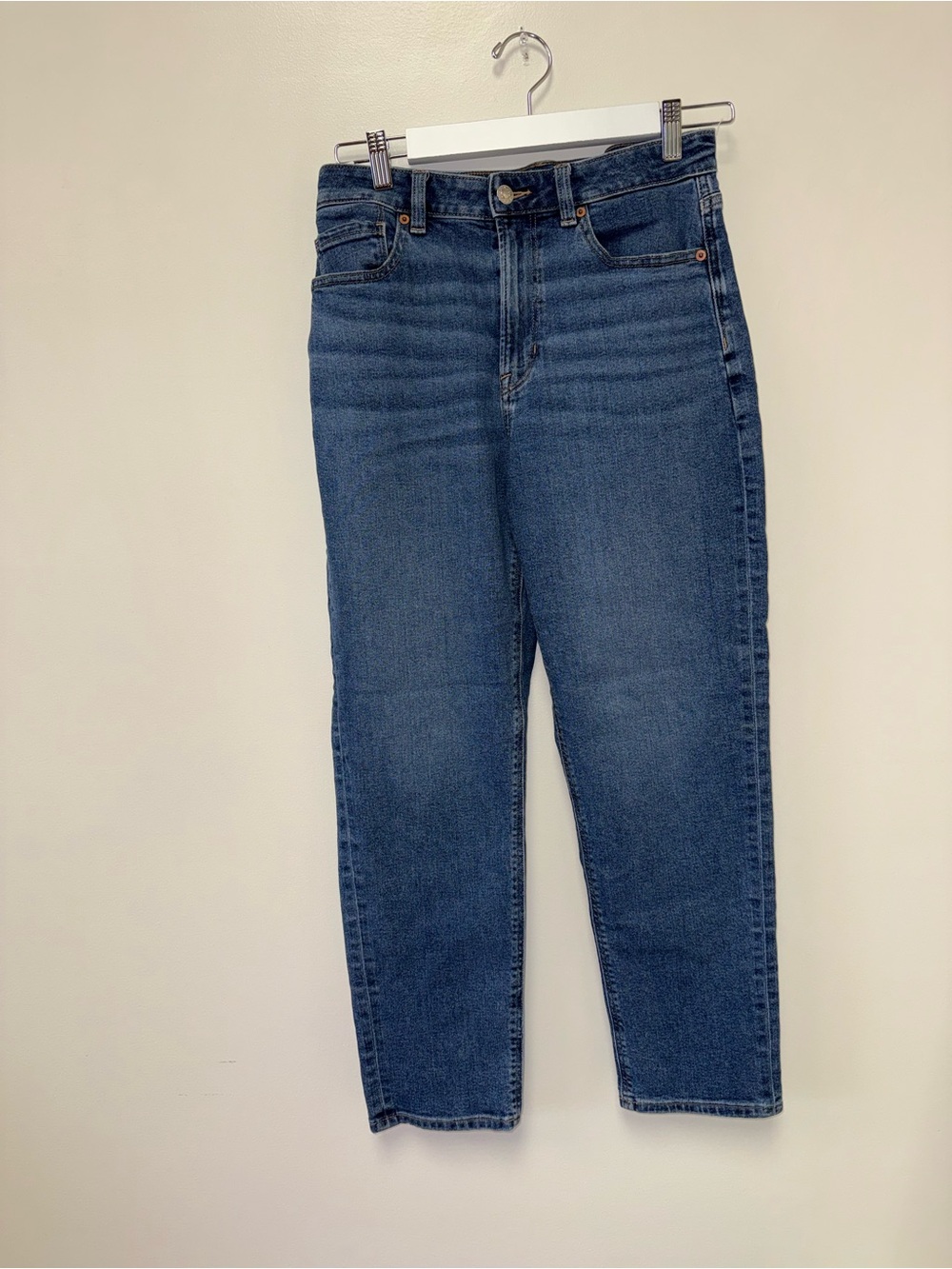 American Eagle (6) Mom Jeans with Stretch